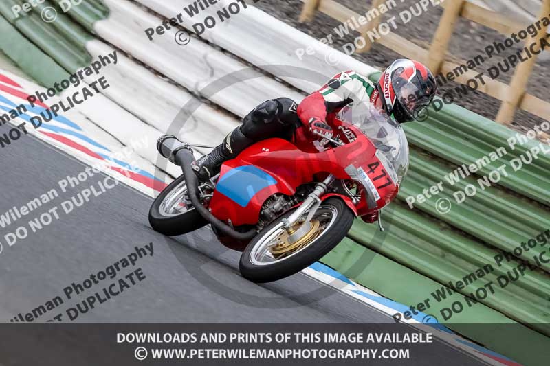Vintage motorcycle club;eventdigitalimages;mallory park;mallory park trackday photographs;no limits trackdays;peter wileman photography;trackday digital images;trackday photos;vmcc festival 1000 bikes photographs
